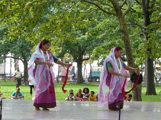 Darshana Jhaveri and her troupe present Manipuri Dance in NYC