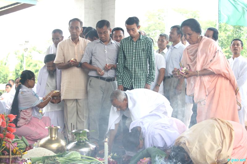 'Heikat Leikat pa' Floral tribute on Arambam Somorendra Memorial day at Salangthong :: June 10 2012