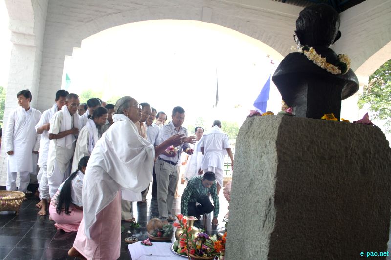 'Heikat Leikat pa' Floral tribute on Arambam Somorendra Memorial day at Salangthong :: June 10 2012
