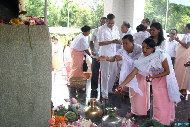 'Heikat Leikat pa' Floral tribute on Arambam Somorendra Memorial day at Salangthong :: June 10 2012