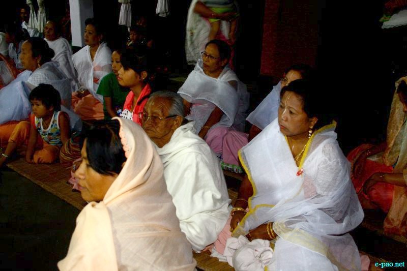 Devotees sing devotional songs at Mandop on occasion of Jhulon Festival at Khuyathong, Imphal :: August 02 2012