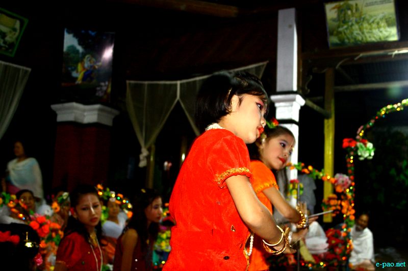 Devotees sing devotional songs at Mandop on occasion of Jhulon Festival at Khuyathong, Imphal :: August 02 2012
