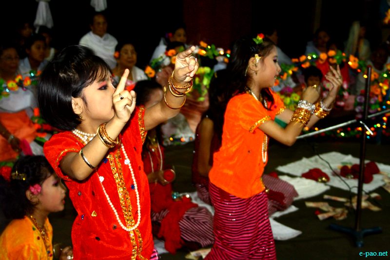 Devotees sing devotional songs at Mandop on occasion of Jhulon Festival at Khuyathong, Imphal :: August 02 2012