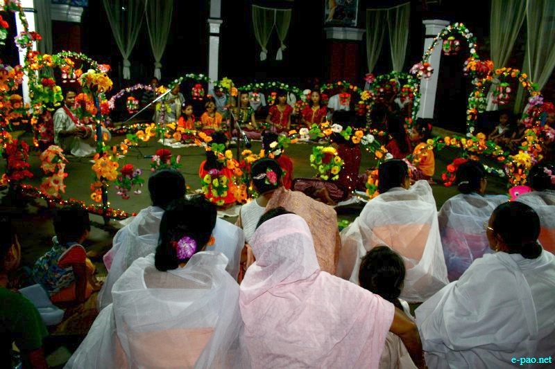 Devotees sing devotional songs at Mandop on occasion of Jhulon Festival at Khuyathong, Imphal :: August 02 2012