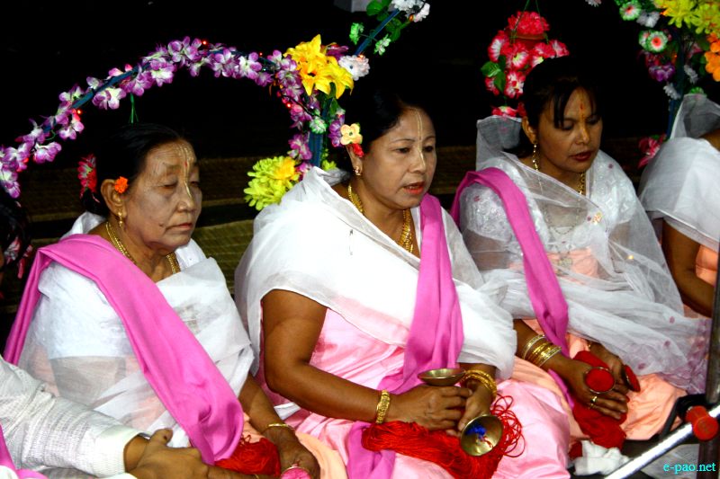 Devotees sing devotional songs at Mandop on occasion of Jhulon Festival at Khuyathong, Imphal :: August 02 2012