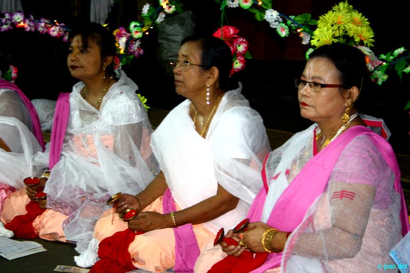 Devotees sing devotional songs at Mandop on occasion of Jhulon Festival at Khuyathong, Imphal :: August 02 2012
