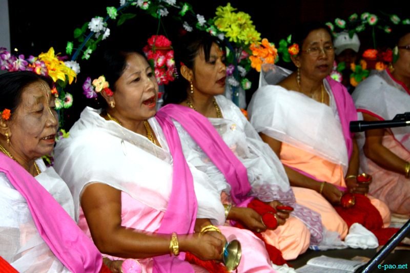 Devotees sing devotional songs at Mandop on occasion of Jhulon Festival at Khuyathong, Imphal :: August 02 2012