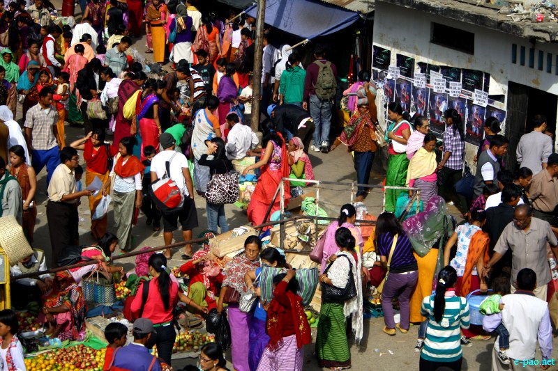 Ningol Chakkouba Shopping :: A very crowded scene at Ema Keithel, Imphal :: November 13 2012