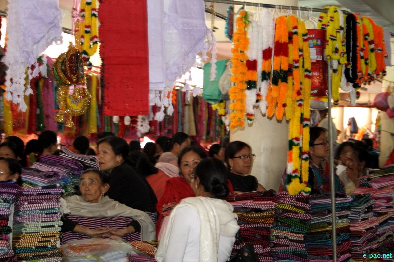 Ningol Chakkouba Shopping :: A very crowded scene at Ema Keithel, Imphal :: November 13 2012