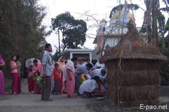 Yaoshang Festival - Yaoshang <i>Mei-Thaba</i> in Manipur :: March 21, 2008