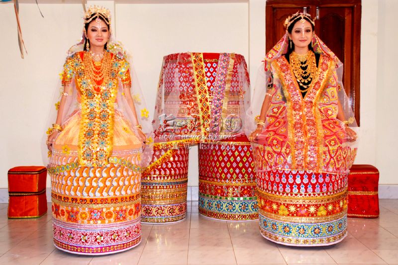  Modern potloi , the Meitei Traditional Bridal Costume as seen in all its glamorous shot from Jenny Khurai - Make-up Artist  