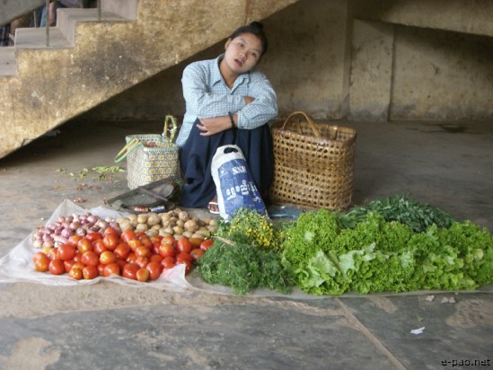  Sale of Tomato at a market at Moreh, a border town adjoining Tamu in Myanmar(Burma) in 2008 