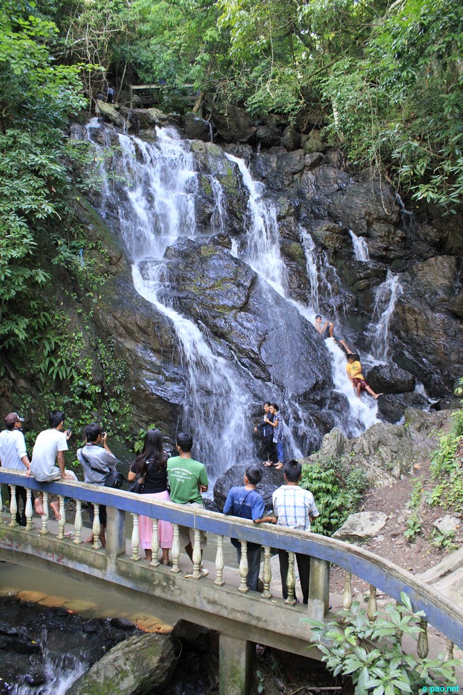 Ngaloi Water Fall, Ngaloi MOUl Village at Churchandpur :: August 2012