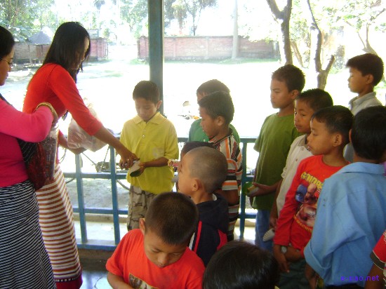 MISS KUT to Children home :: 7th Nov 2008