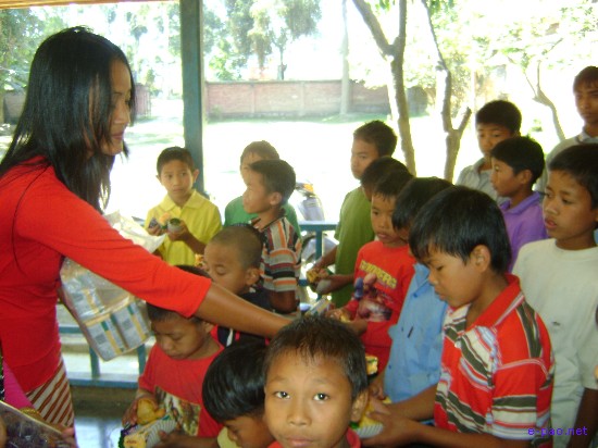MISS KUT to Children home :: 7th Nov 2008