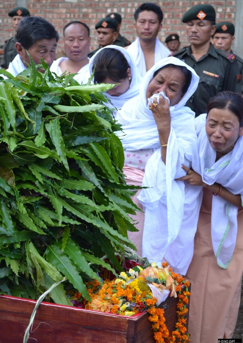 Maipakpi , the wife of Wahengbam Nipamacha, former CM of Manipur, at the funeral of the former Chief Minister :: July 17 2012