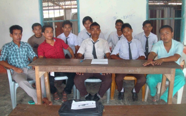 Jiri students draw Education Minister's attention 