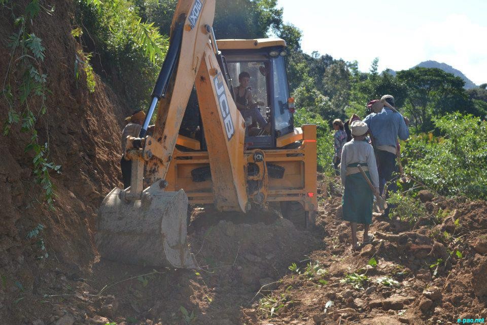 Road construction connecting Tamenglong district headquarters town to Haflong in Assam :: November 2012