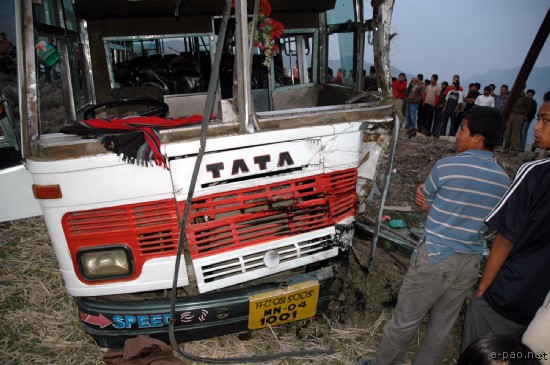Bus Accident at Keirao :: 10 March 2008