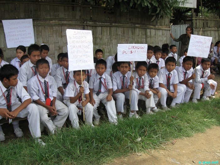 Sit-in-protest at Schools in Imphal :: 07 August 2011