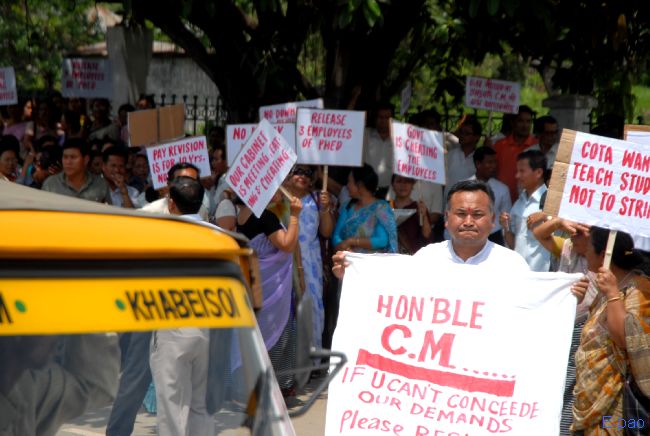 Govt Employee demanded 6th Pay commission implemented :: May 5 2010
