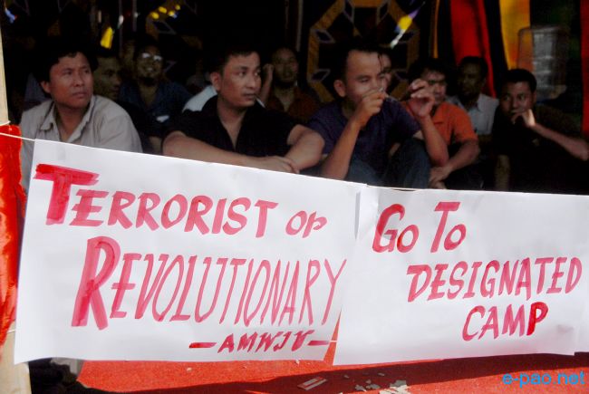Journalists' sit-in-protest against threat :: 22 July 2010