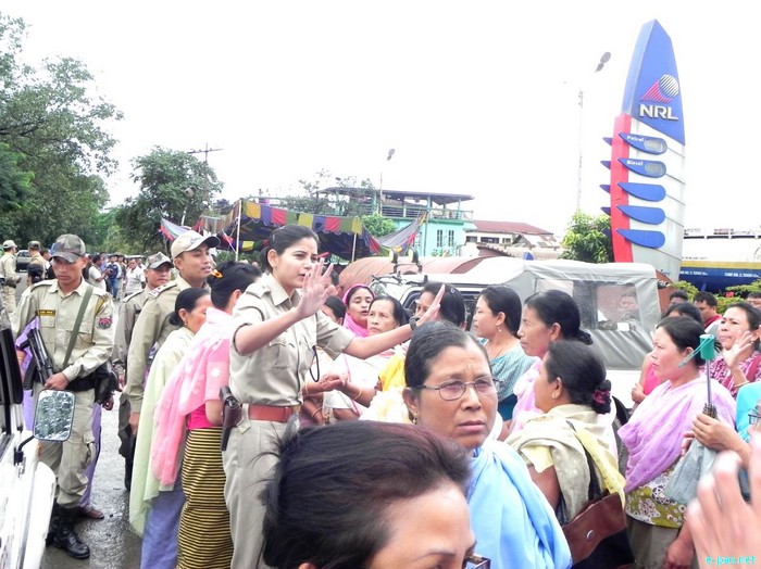 Dharna at Khurai ward 23 over assault of Councillor Lousangbam Birjit :: October 03 2011