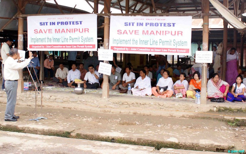 Sit-in-protest at Kakching demanding implementation of Inner Line Permit (ILP) :: 09 July 2012