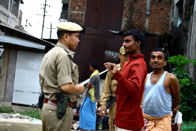 Police conducting operation for individuals illegally staying Manipur at Khuyathong , Nagamapal and Babupara :: 31 August 2012