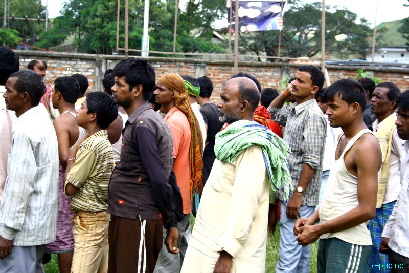 Police conducting operation for individuals illegally staying Manipur at Khuyathong , Nagamapal and Babupara :: 31 August 2012