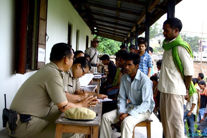 Police conducting operation for individuals illegally staying Manipur at Khuyathong , Nagamapal and Babupara :: 31 August 2012