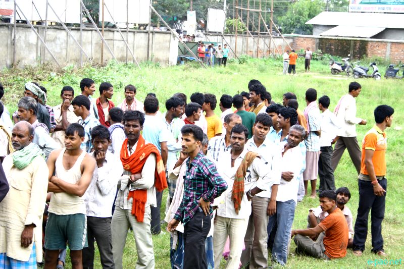 Police conducting operation for individuals illegally staying Manipur at Khuyathong , Nagamapal and Babupara :: 31 August 2012