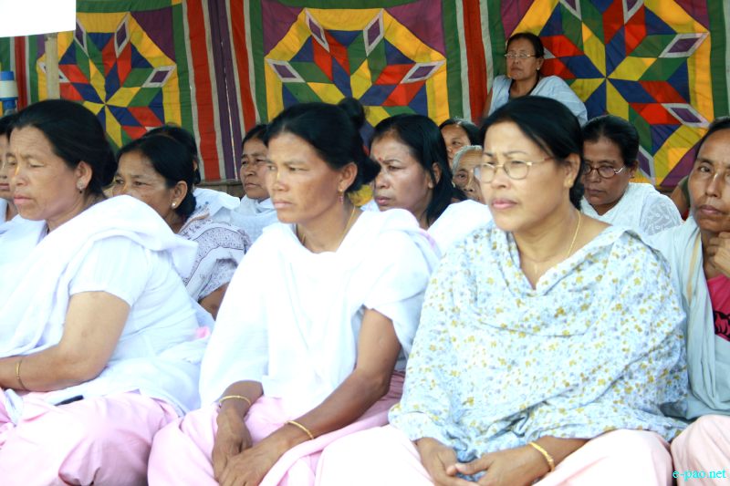 Sit-in-protest at New Checkon, Imphal demanding implementation of Inner Line Permit (ILP) :: 12 July 2012