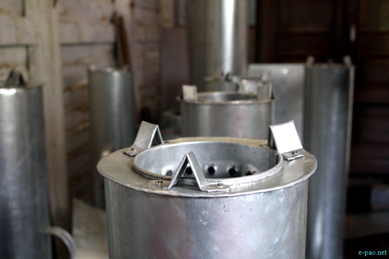 Chakhumgi Wainam - Rice Husk Stove : Need of the hour Innovation by Maibam Nandakumar :: 7 June 2012