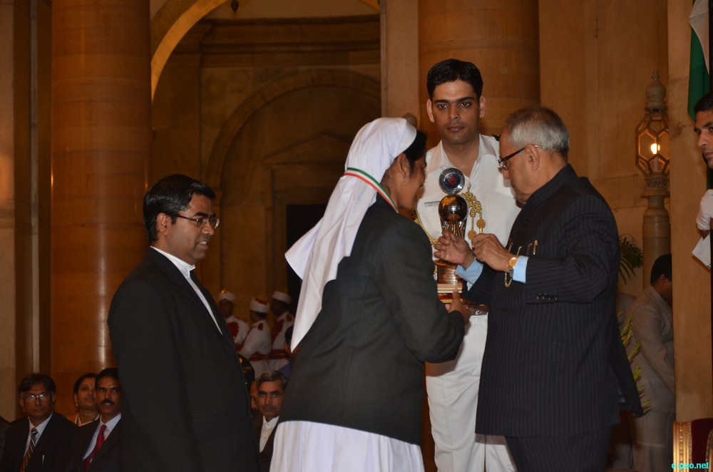 Don Bosco College, Maram receives Best College Award from President  of India at Rashtrapati Bhavan, New Delhi :: 19 November 2012