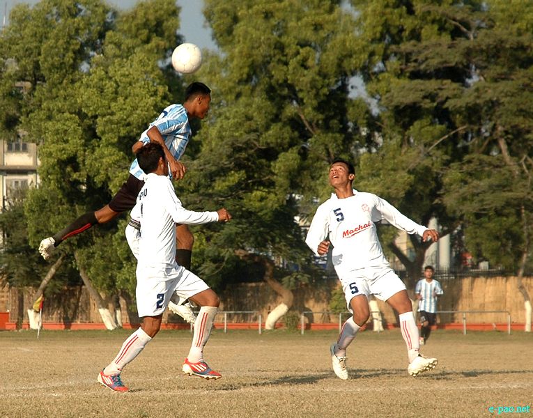YOSC Vs YPHU at 56th CC Meet Football Final round at Mapal Kangjeibung :: 21 December, 2012