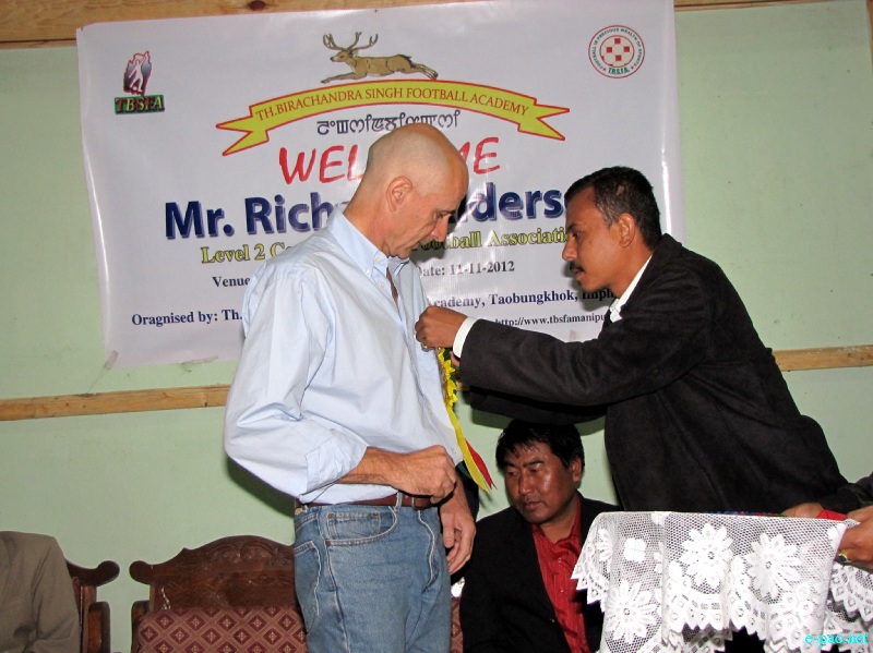 Richard Alderson, Level 2 Coach, English Football Association at TBSFA, Taobungkhok  ::  22 Nov 2012