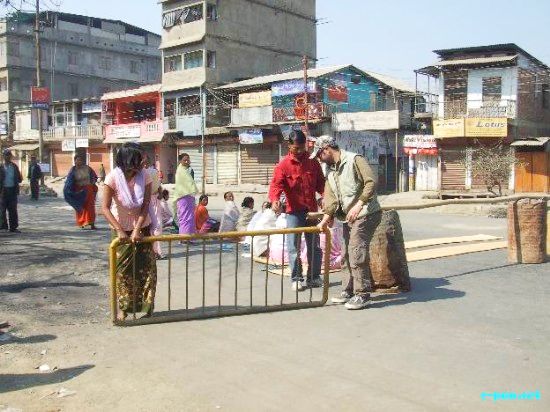Day 2 :: Bandh against brutal killing of Thingnam Kishan and two staffs