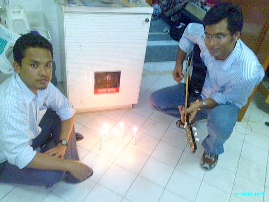 Global candle lighting all over the globe :: 05 Apr 2009