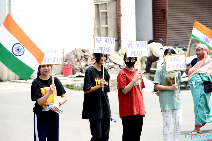 Women folk staged human-chain & sit-in protest at Keishampat & Mongsangei :: 31st May 2023