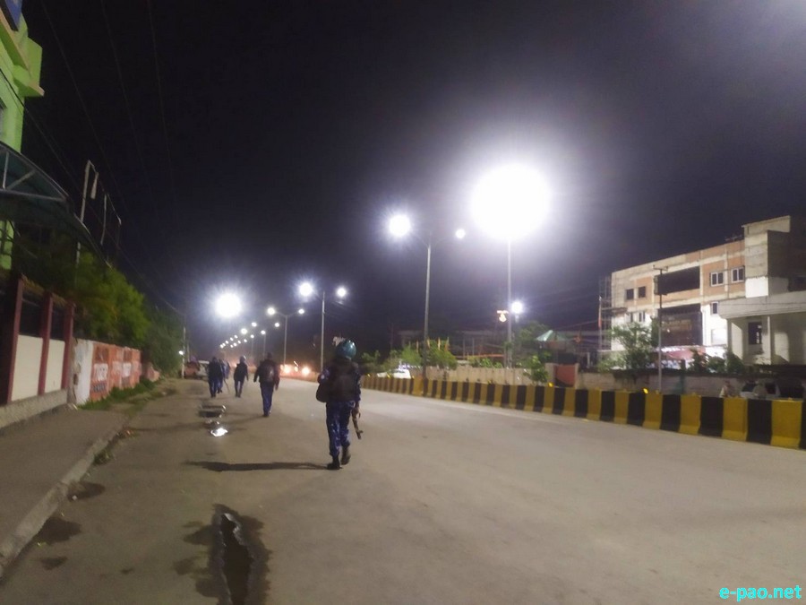 Scene at night time in Imphal during curfew hours :: 21st May 2023
