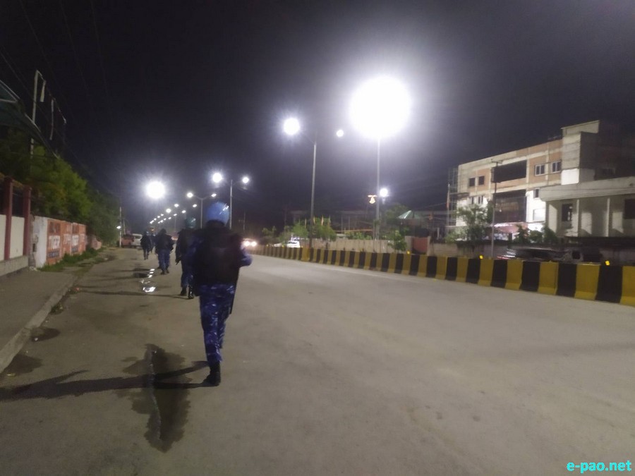 Scene at night time in Imphal during curfew hours :: 21st May 2023