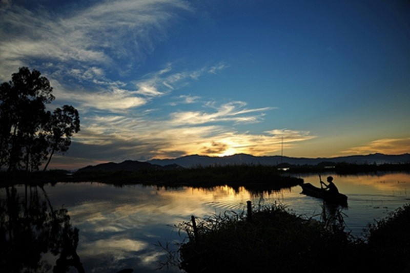 View of Sunset At Loktak Lake : World Tourism Day photo Competition 2012
