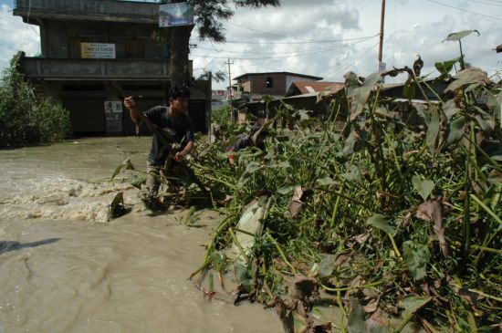 Imphal River Flood :: 20th October 2007 ~ Pictures from Manipur