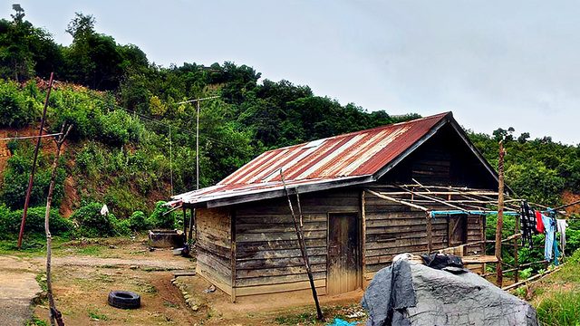 Nungpi Pottery Factory in Ukhrul District :: 2013